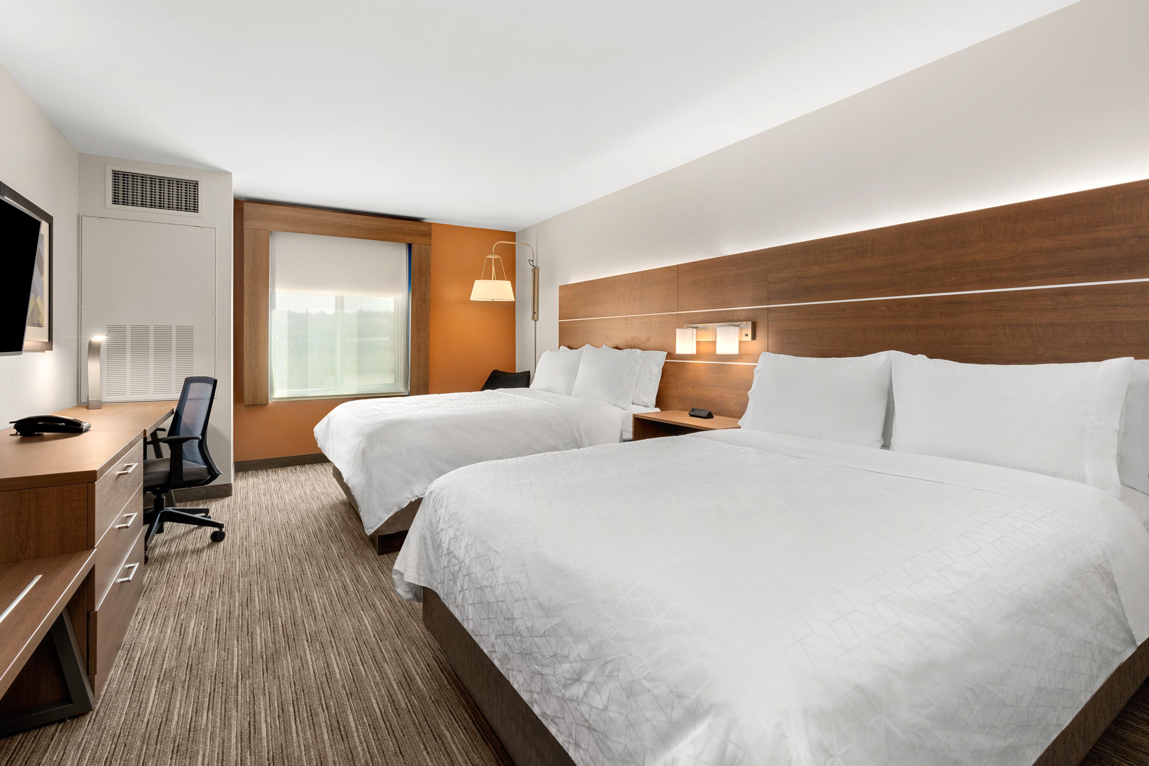 Hotel Holiday Express And By Ihg 3*