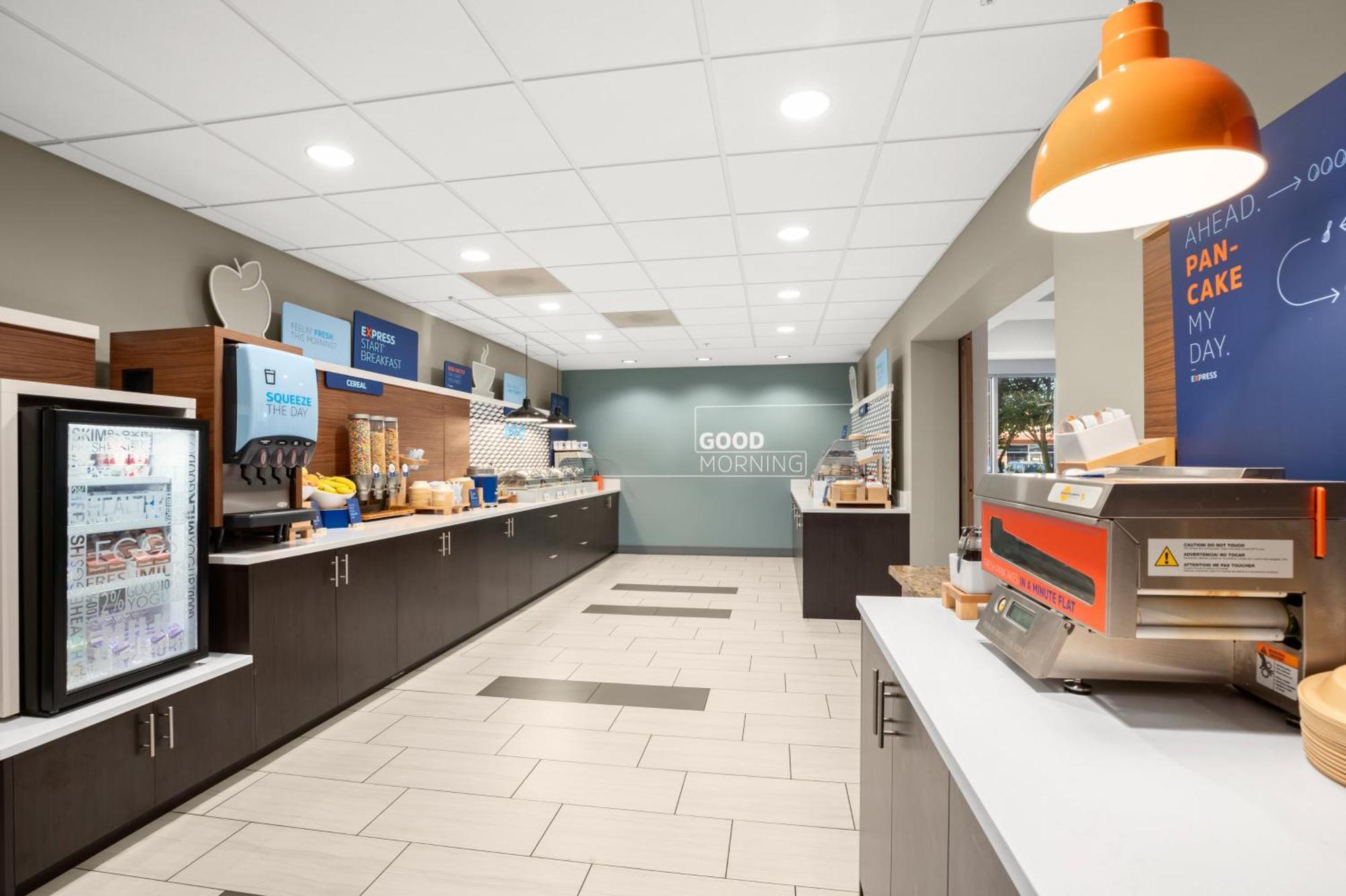 Hotel Holiday Express And By Ihg