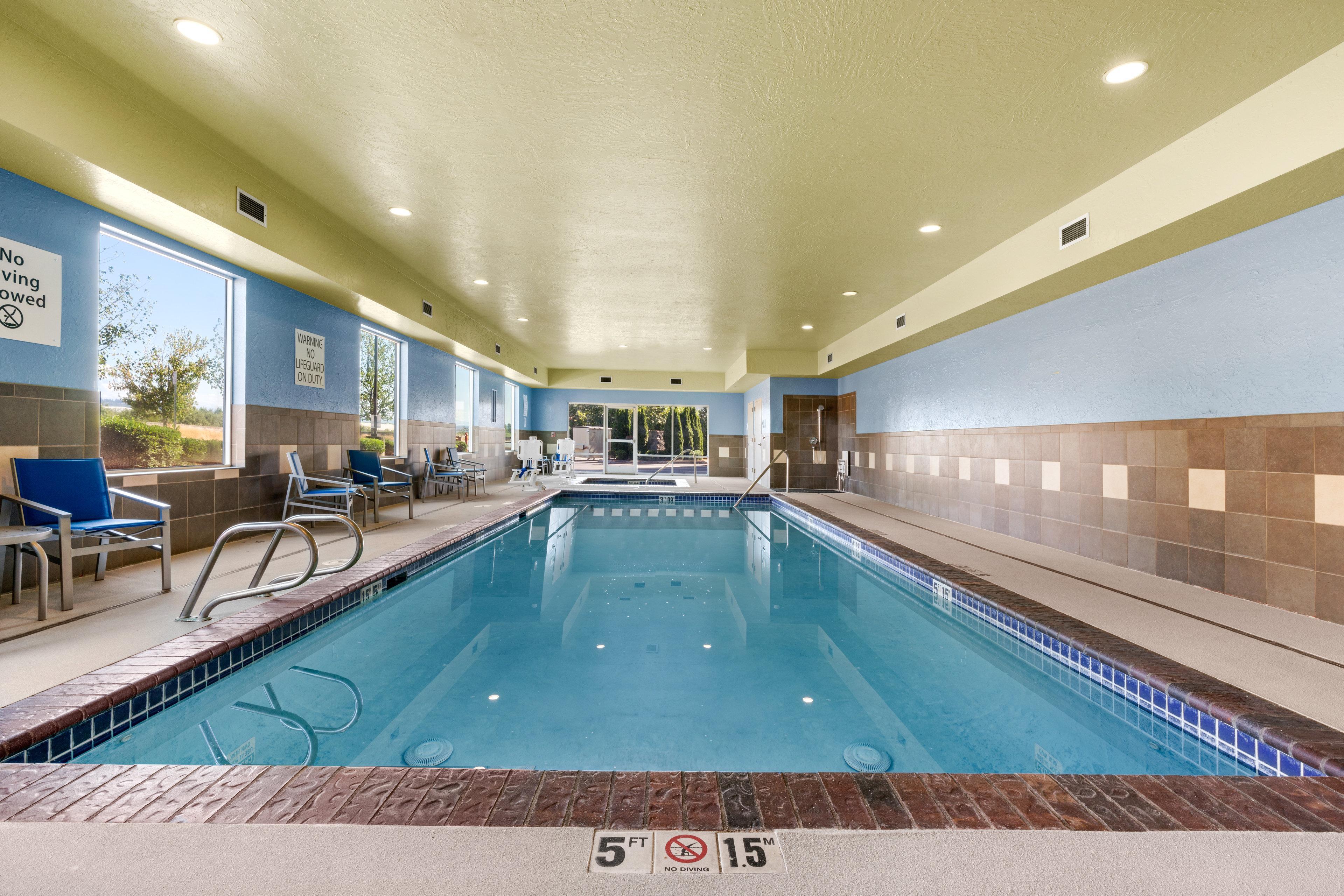 Holiday Express And By Ihg Hotel 3*