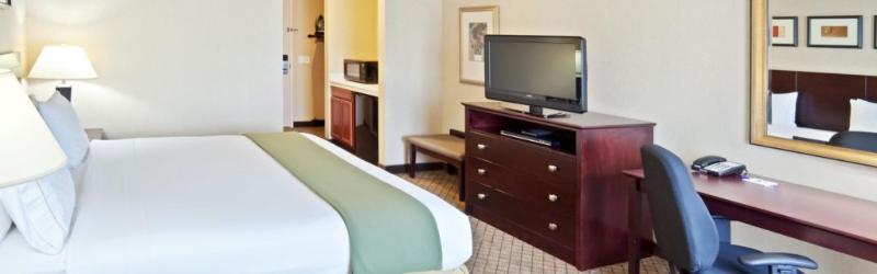 Holiday Express And By Ihg 3*