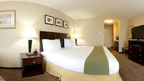 Express And By Ihg 3* Sumner